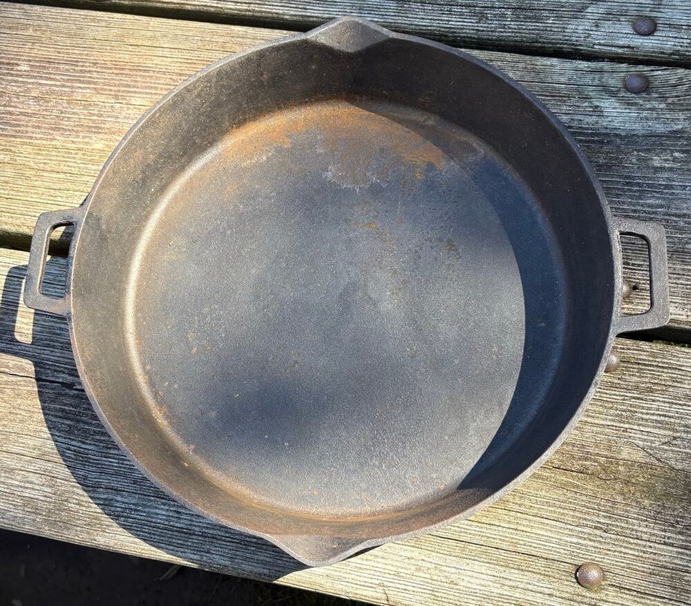 Bayou Classic 16-Inch Cast-Iron Skillet – No. 7439 Vintage
